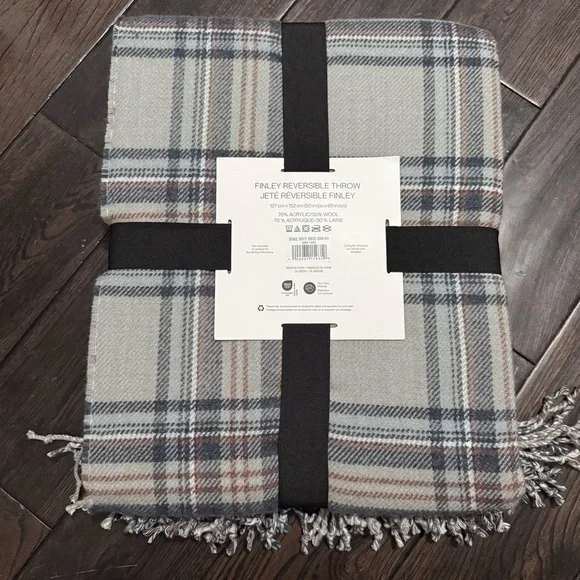 Hudson's Bay Reversible Finley Throw Blanket in Grey, Navy and Brown Tartan - Picture 2 of 6